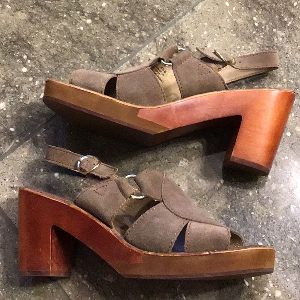 Latigo Iris tan leather sandals, 8.5 - Picture 10 of 16